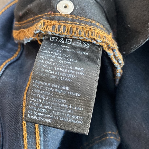 BDG ladies jeans in size 26 with raw edge hem. - Picture 11 of 11